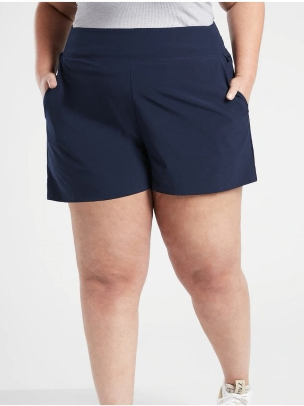 Athleta Brooklyn Shorts 4” Size 8 Navy
